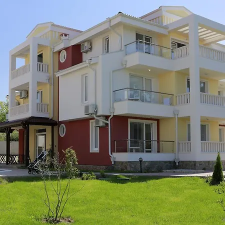 St. Stefan Villas&hotel Semesterpark 3*